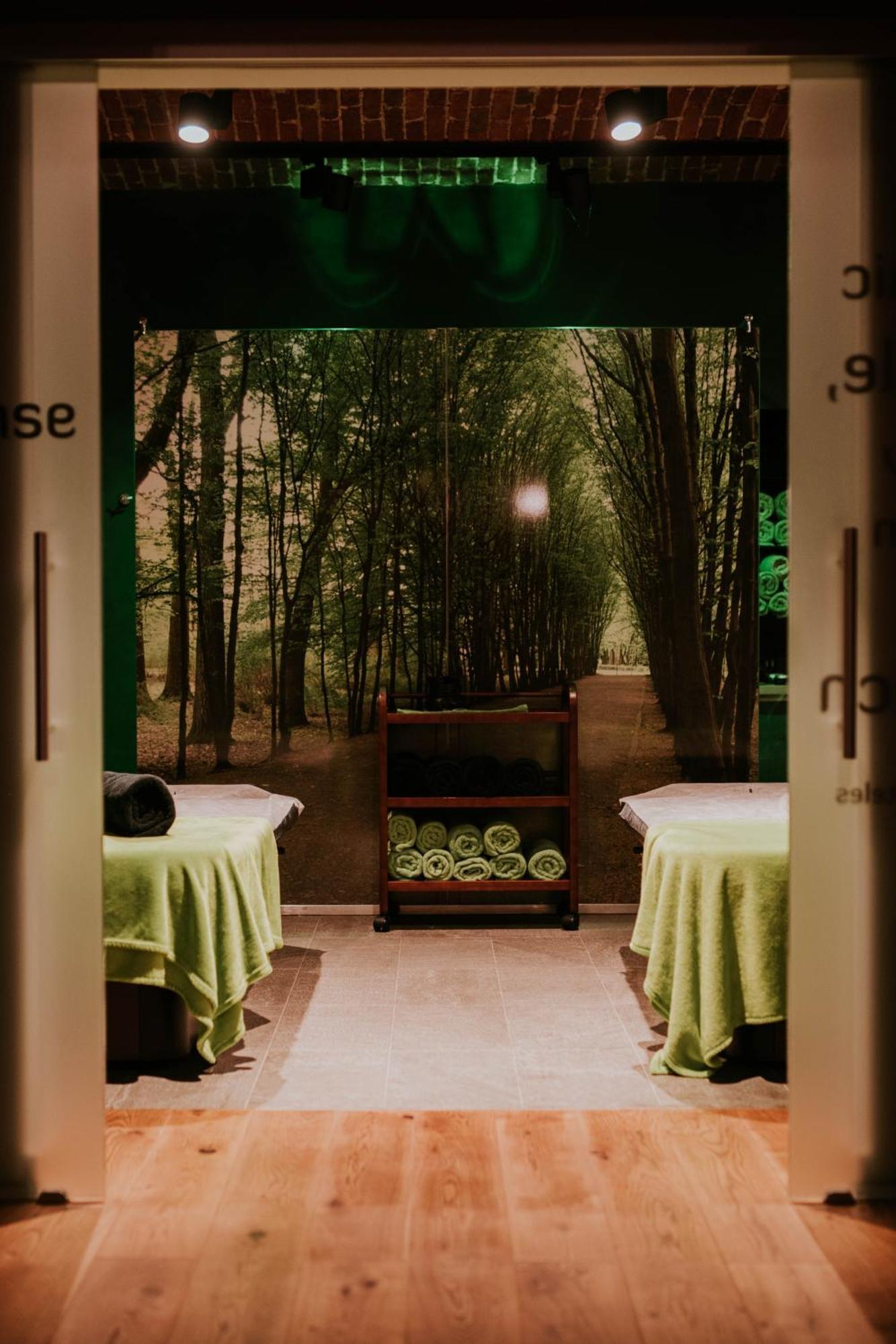 Hotel Debowy Biowellness & Spa Gory Sowie Белява Экстерьер фото