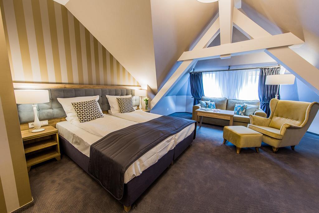 Hotel Debowy Biowellness & Spa Gory Sowie Белява Экстерьер фото