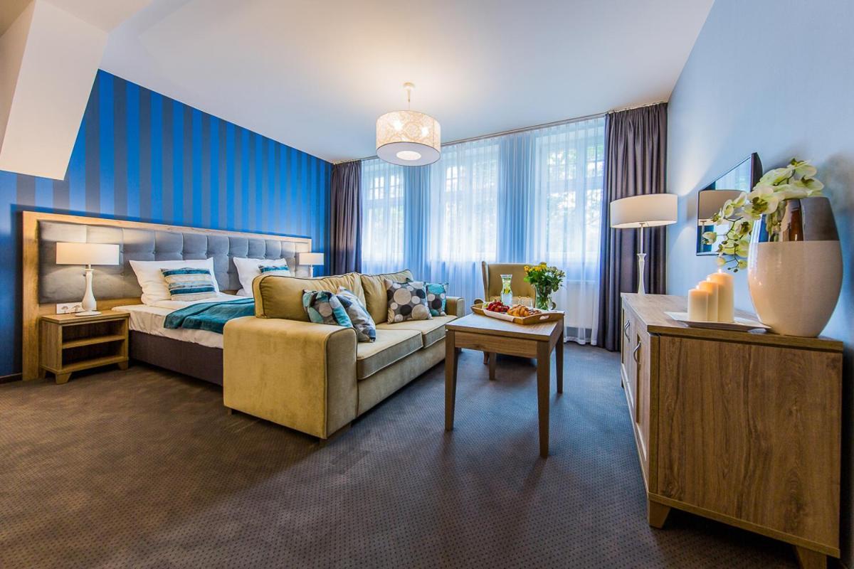 Hotel Debowy Biowellness & Spa Gory Sowie Белява Экстерьер фото
