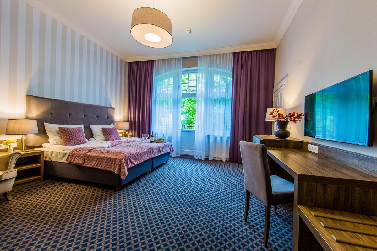 Hotel Debowy Biowellness & Spa Gory Sowie Белява Экстерьер фото